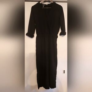 Jones NY V neck jumpsuit